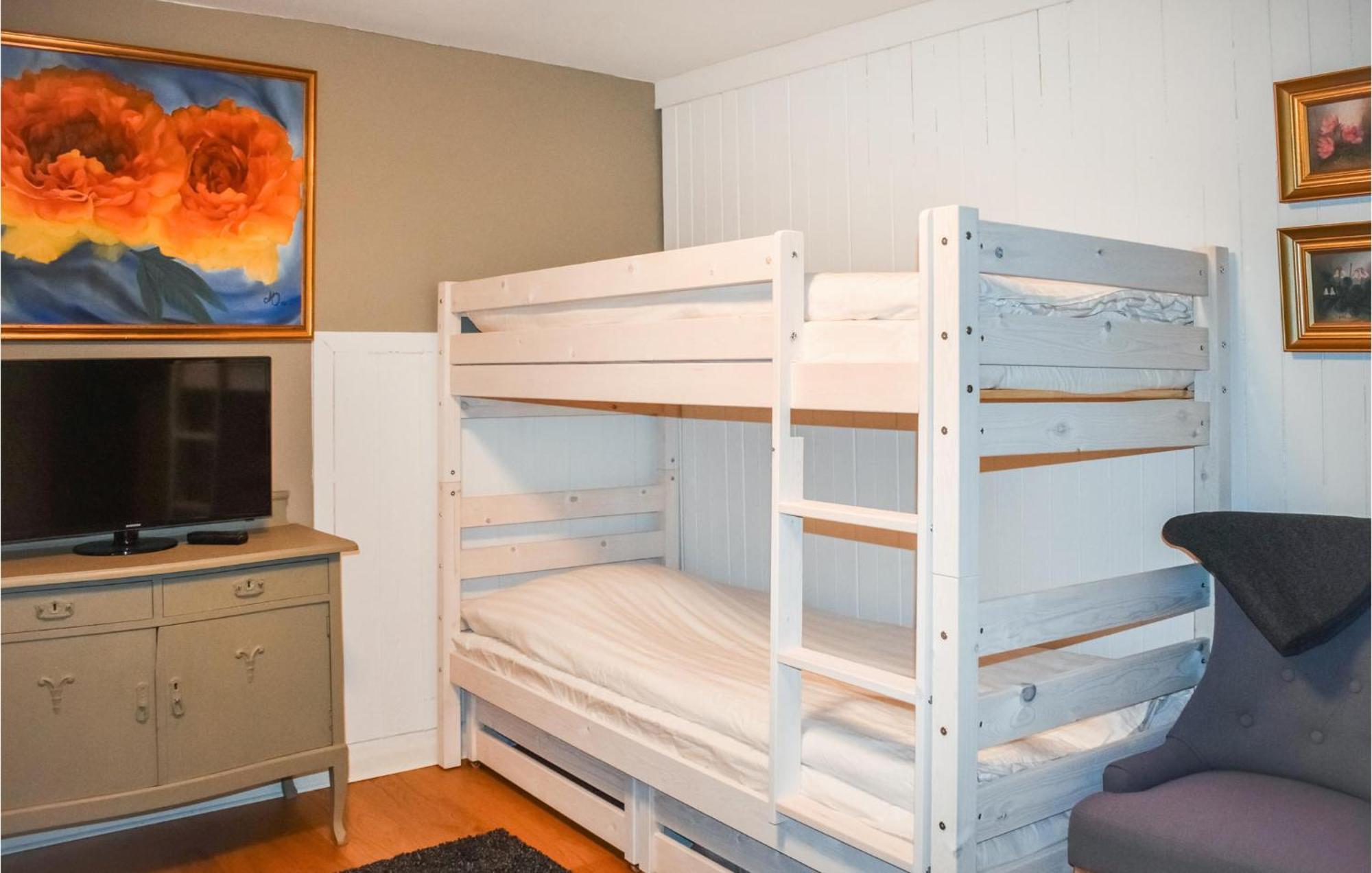 1 Bedroom Amazing Apartment In Ystad Exterior photo